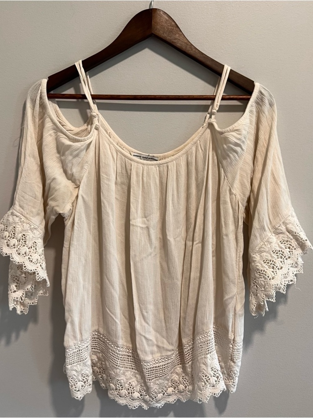 American Eagle Outfitters Ivory Cold-Shoulder Lace Trim Tunic